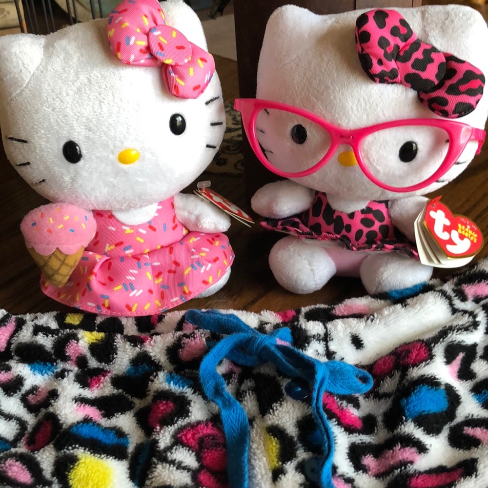 Hello Kitty lot - 4 pieces!!! ADORABLE ❤️❤️❤️